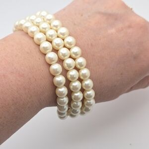Vintage Triple Strand Faux Pearl Bracelet - Creamy Glass Pearls - Gold Tone